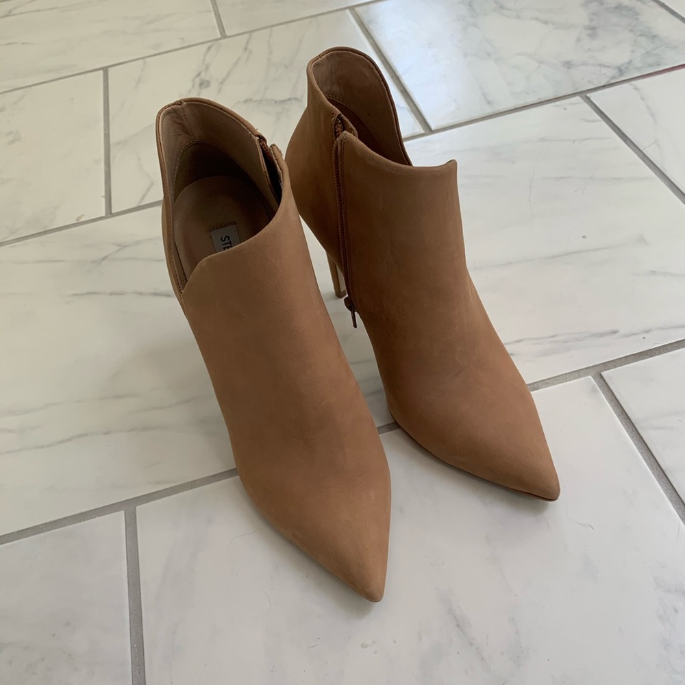 Beige Steve Madden heels